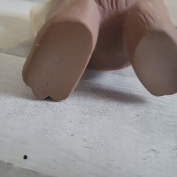 Vintage Sad Puppy Dog Figurine Bank By RDE 69 With Chain Tag - Brown & White - Picture 6 of 8